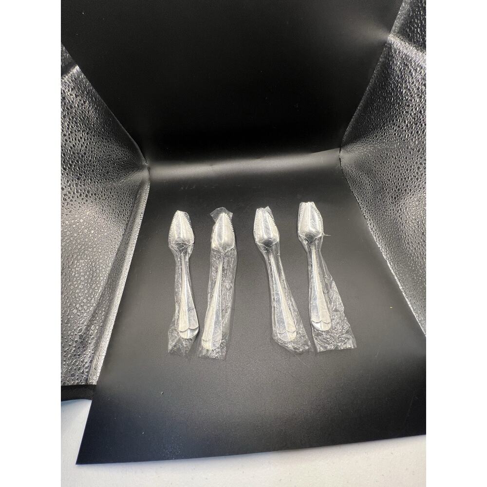Grapefruit Spoons Set, 4 Pieces 6.1‎ Inch Stainless Steel Half Serrated Ci